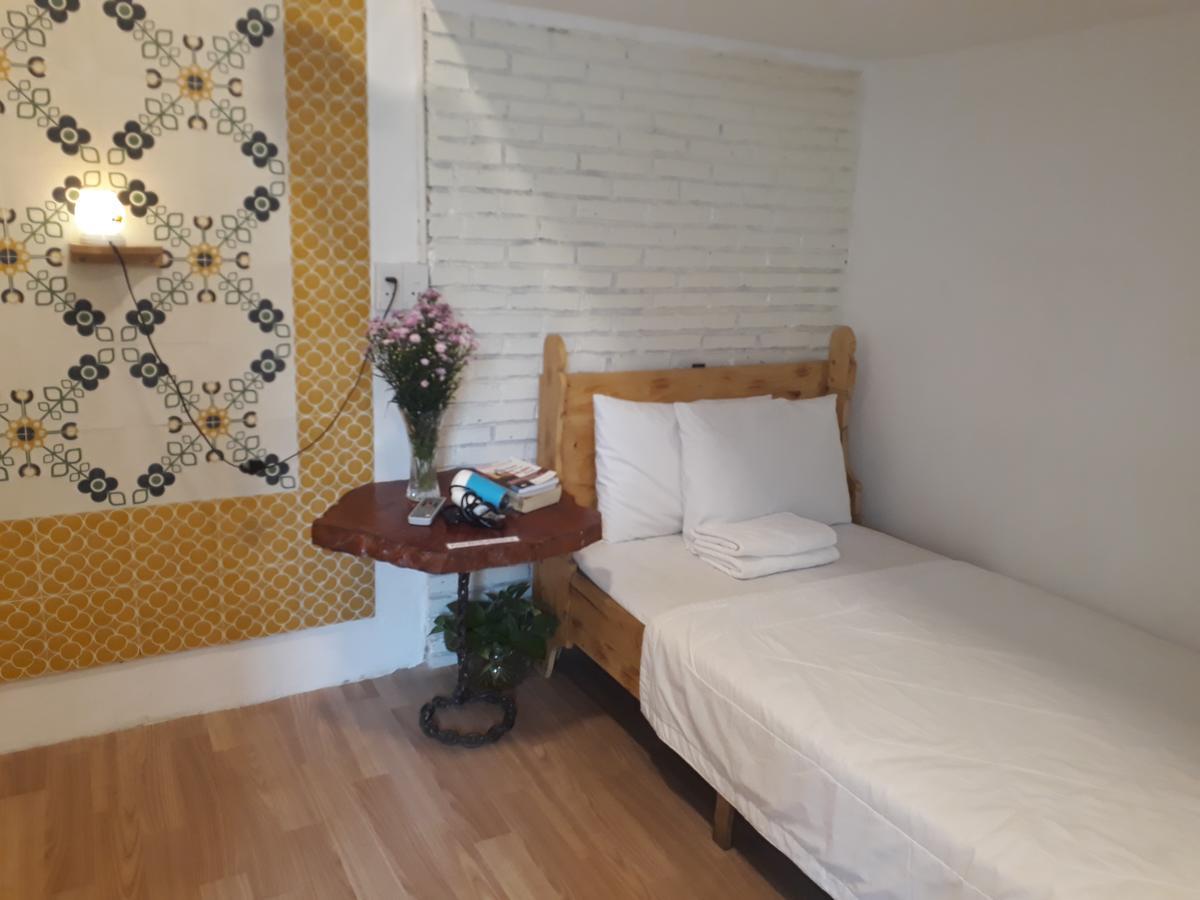 Phuong Van Hotel Хошимин Екстериор снимка